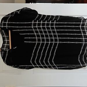Black and white semi sheer tunic by Q Neel, size 14/16